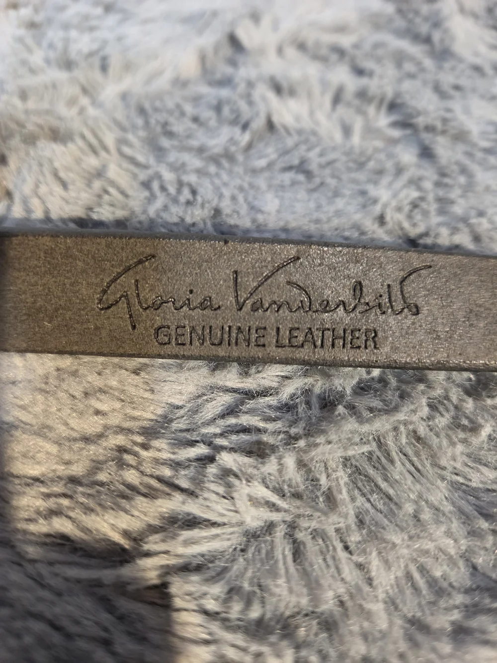 Gloria Vanderbilt Leather Belt with Swan Logo - Classic Black